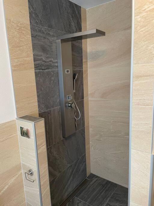 Moderne Wohnung Mit Stil Gross Gerungs Екстериор снимка